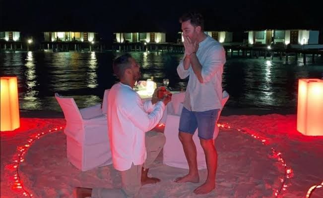 Mauricio Mejía y Enrique Guzmán celebran compromiso nupcial