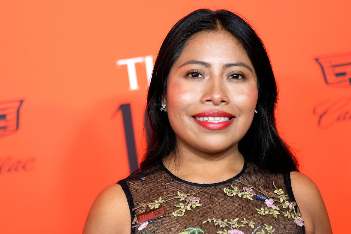 Hermana de Yalitza Aparicio, "la opaca" con tremendo escote
