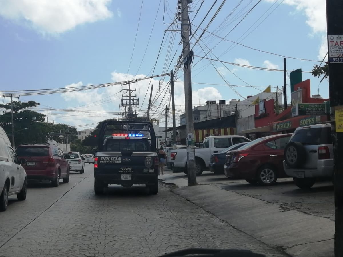 Asaltan casas de cambio en centro de Cancún; le siguen pista a cubanos