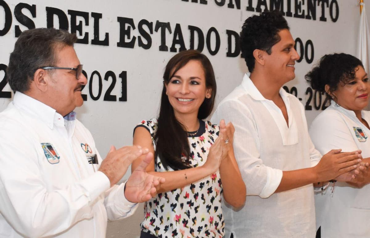 Se suma Laura Fernández al paro nacional de mujeres