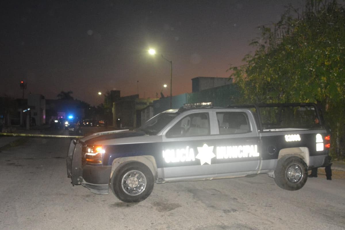 Emboscan a hombre pero sobrevive al ataque en Playa del Carmen