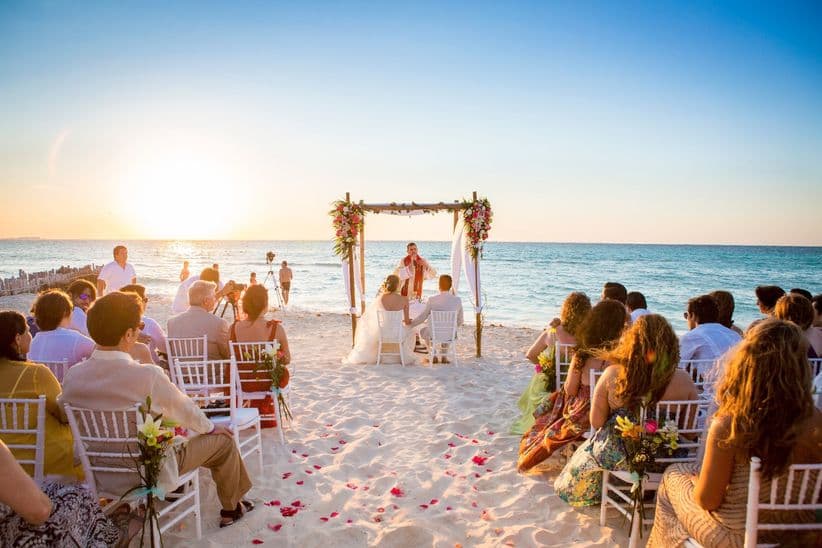 Bodas colectivas en Cancún, serán a la orilla de la playa