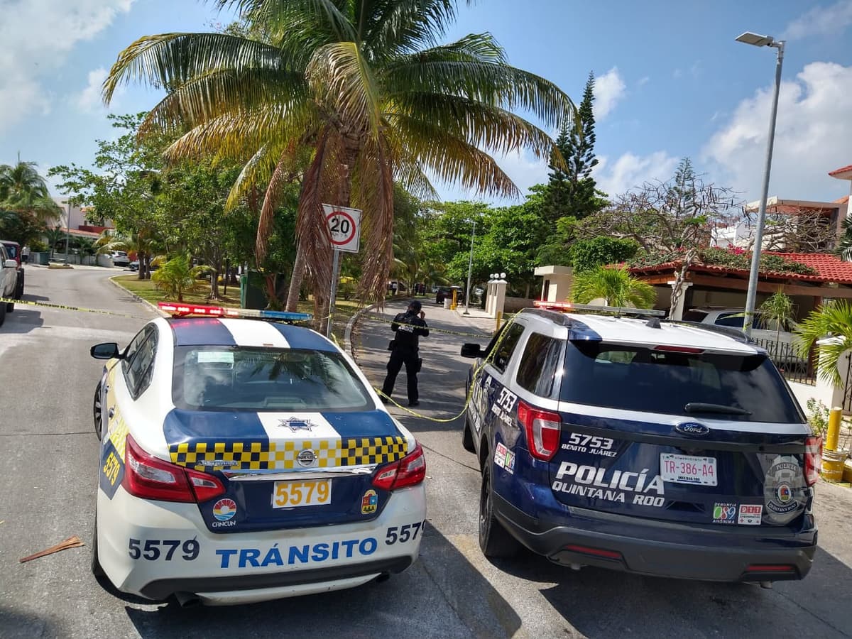 Asesinan en la Zona Hotelera de Cancún a dos personas dentro de su camioneta