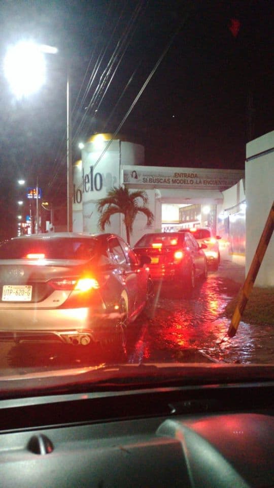 ¡Agandalle de cervezas por coronavirus! Chetumaleños se preparan para "Ley Seca"