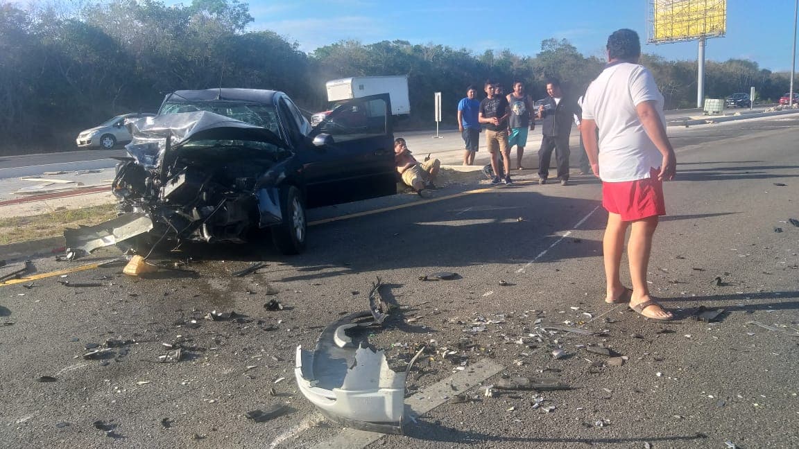 Carreterazo al sur de Playa deja a tres lesionados