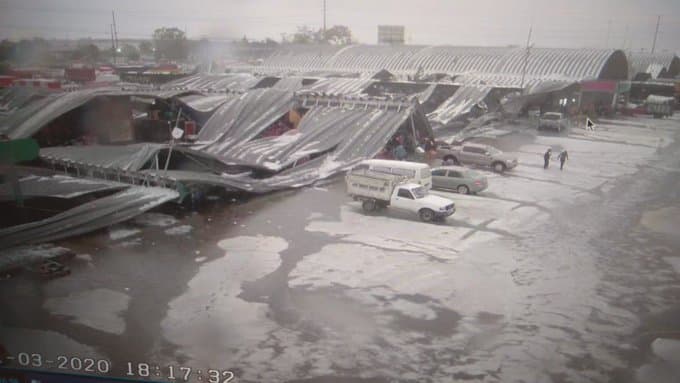 Colapsa parte del techo de la Central de Abastos de la Cdmx por granizo