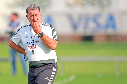 "El Tata" Martino se queda aislado en Argentina