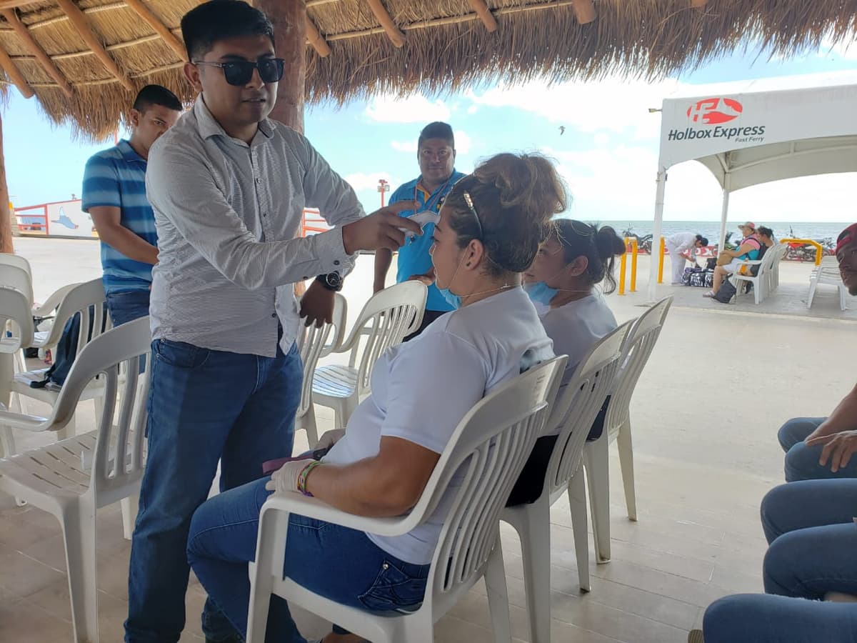 Impiden entrada de turista española a Holbox por tener síntomas de coronavirus