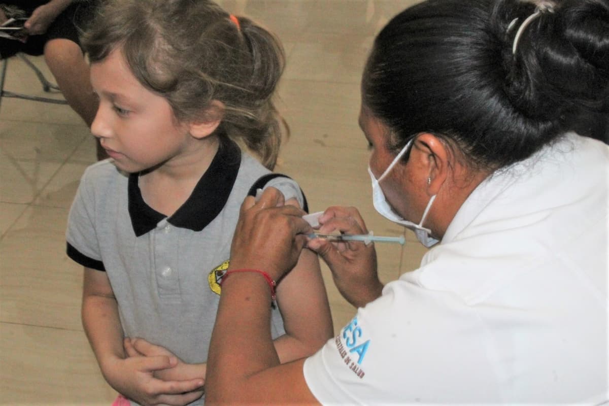 Ante temor por coronavirus, ciudadanos se acaban vacunas de influenza