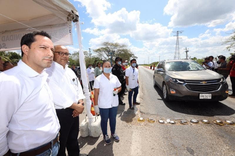 Mauricio Vila instala filtros sanitarios por coronavirus en entradas carreteras de Yucatán