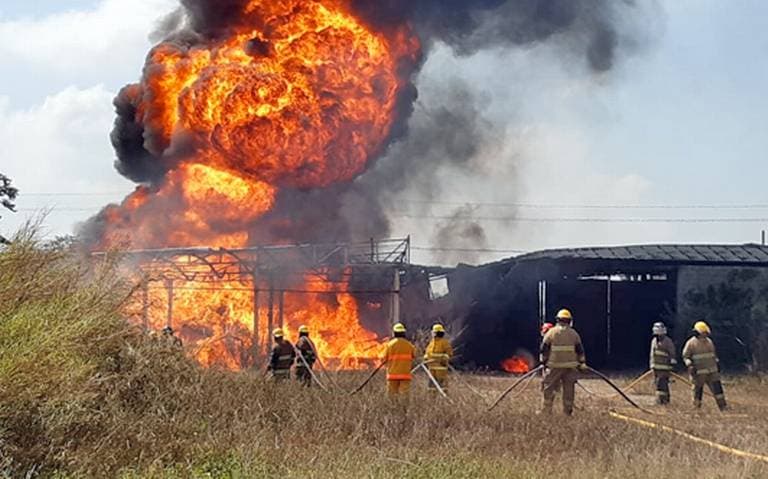 Video: Continúa incendio en la toma clandestina de gas en Tabasco