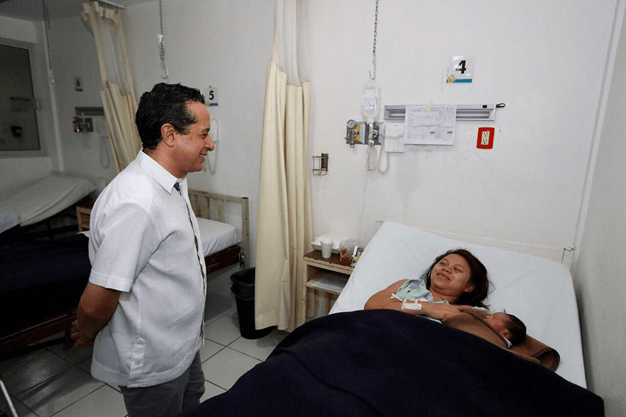 Rescata Carlos Joaquín infraestructura médica