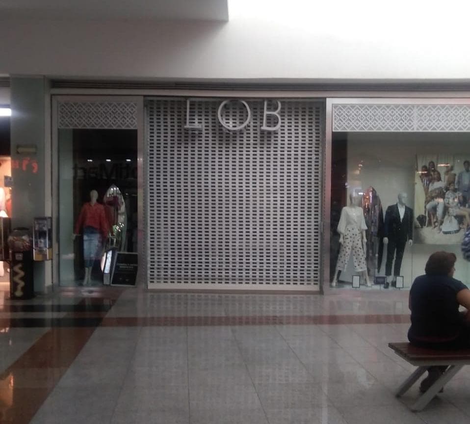 Cierran comercios por paro de mujeres en Cancún