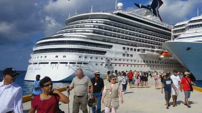 Recomienda gobierno de EU no viajar en crucero por coronavirus