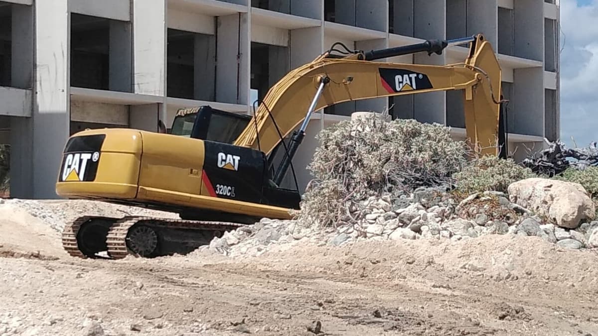 Rapaces inversiones destruyen duna costera en Chemuyil