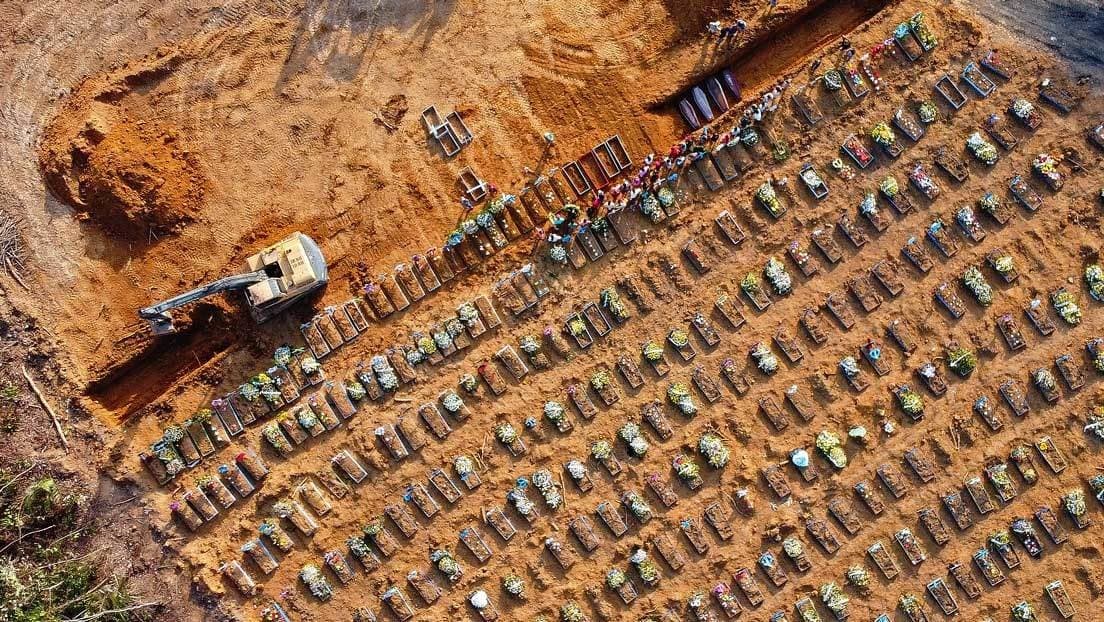 Amazonas colapsa por Covid-19: fosas comunes apilan cuerpos en varios niveles