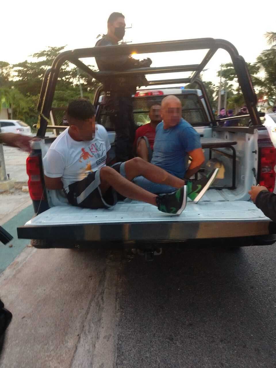 Detienen a cuatro plagiarios en Cancún; tres eran de la Policía Federal