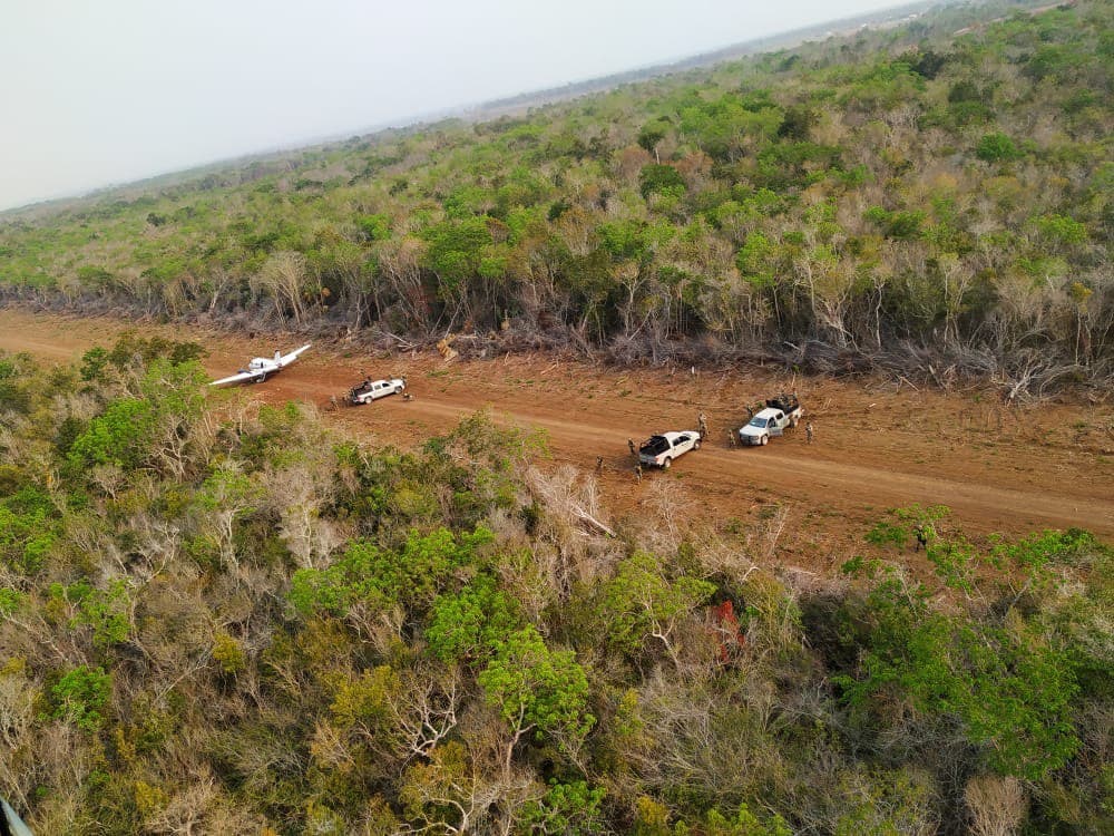 Hallan presunta narcoavioneta en Bacalar