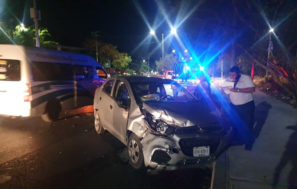 Ni con Cancún vacío se evitan los choques de combis