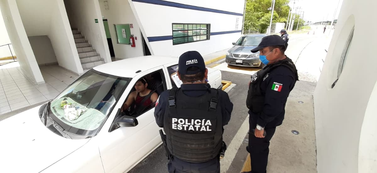 Ofrecen tarjetones para que vehículos pasen filtros sanitarios en Q. Roo