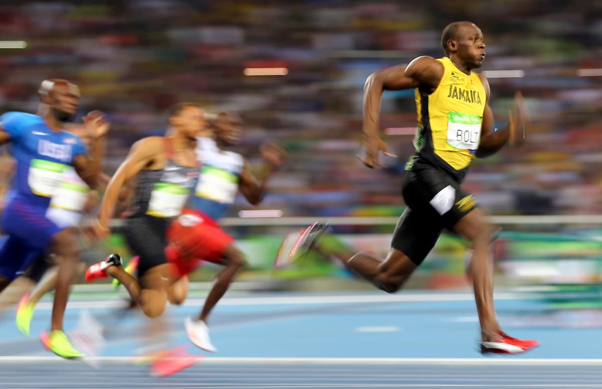 Usain Bolt señala la importancia de la sana distancia con foto de Beijing 2008