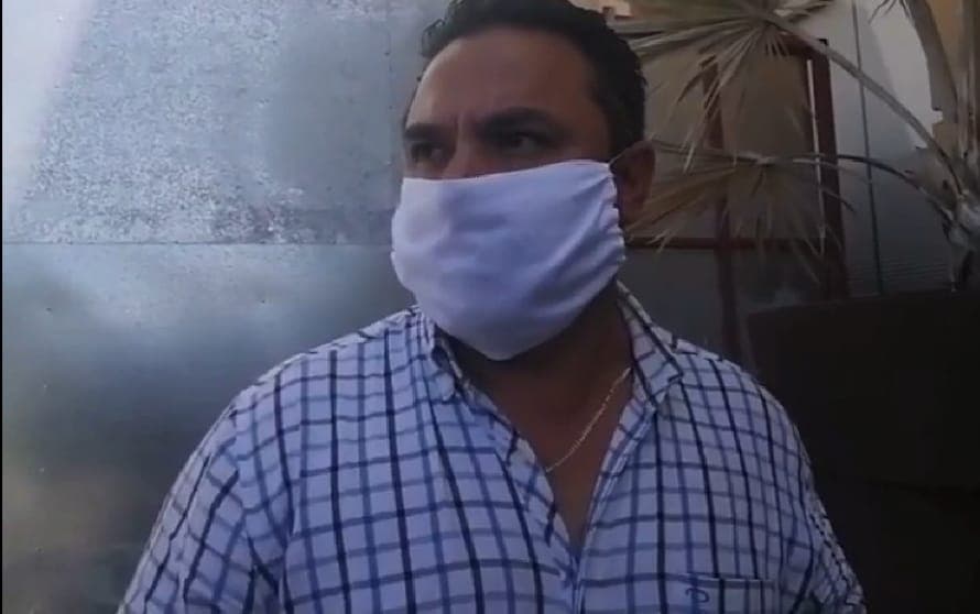 Delegado de Puerto Aventuras con proceso penal por portar armas, no quiere soltar su "hueso"