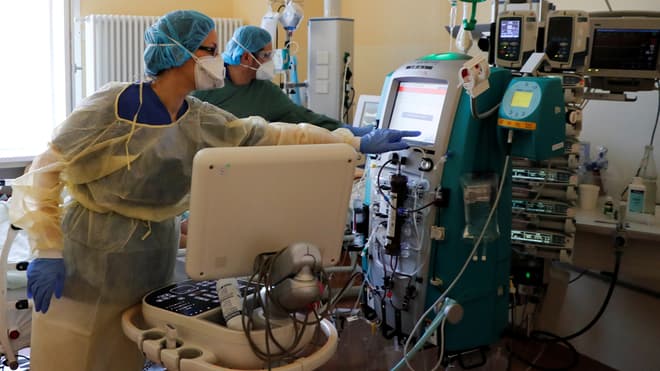 "No salgan", la súplica desesperada de un médico mexicano; no alcanzan respiradores