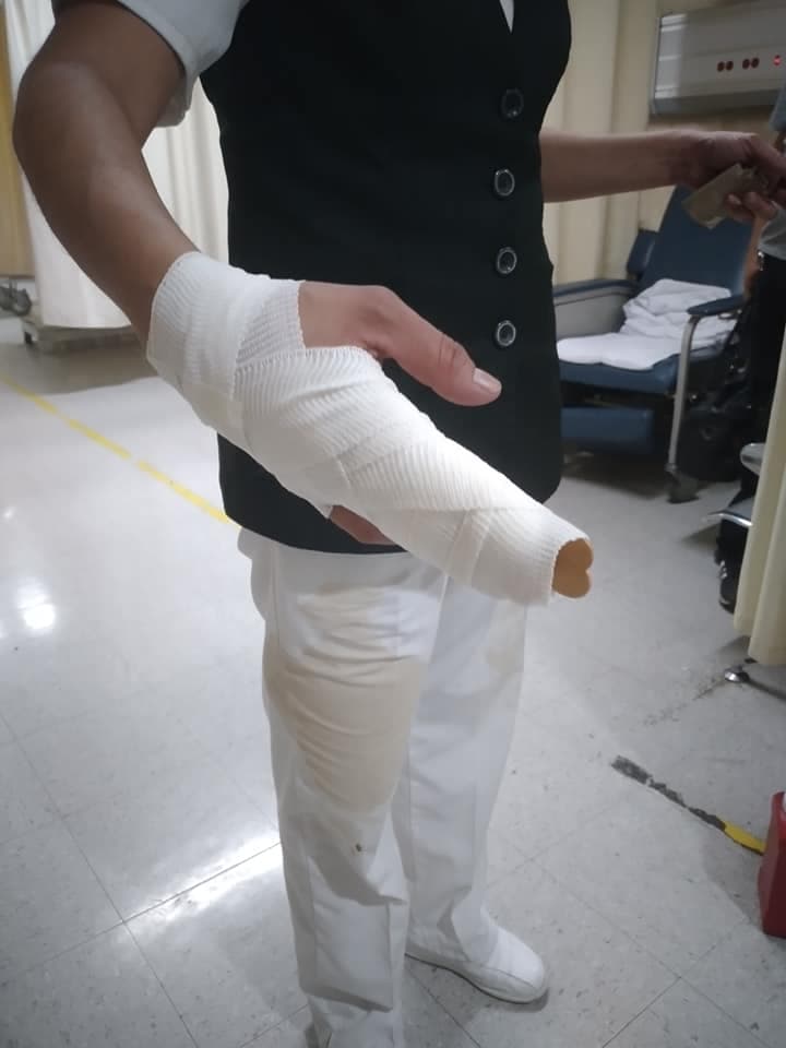 Por miedo a coronavirus, niños atacan a enfermera y la madre de los menores le fractura dos dedos