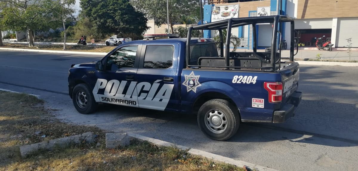 Roba establecimiento en Playa del Carmen y luego regresa a vender lo hurtado, estaba borracho