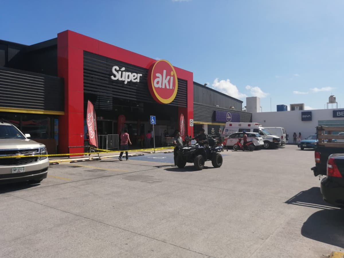 Limitan asistencia a tiendas a una persona por familia en Tulum