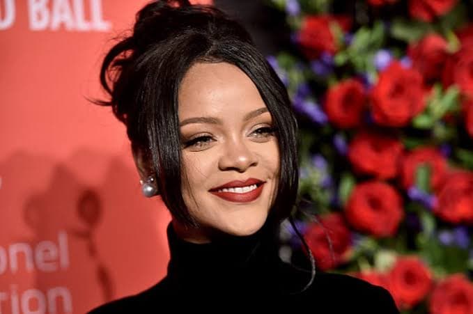 Rihanna revela que ha estado viviendo secretamente en México