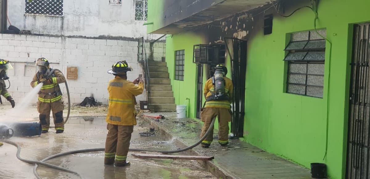 Explotan 11 tanques “Huachicol” de gas en cuartería de Playa del Carmen