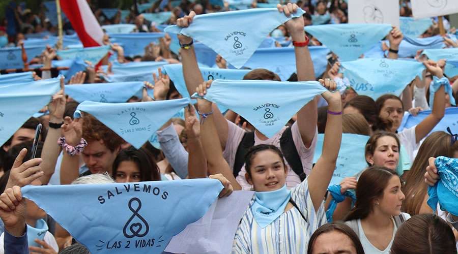 Católicos se 'movilizan' en redes contra aborto en Quintana Roo
