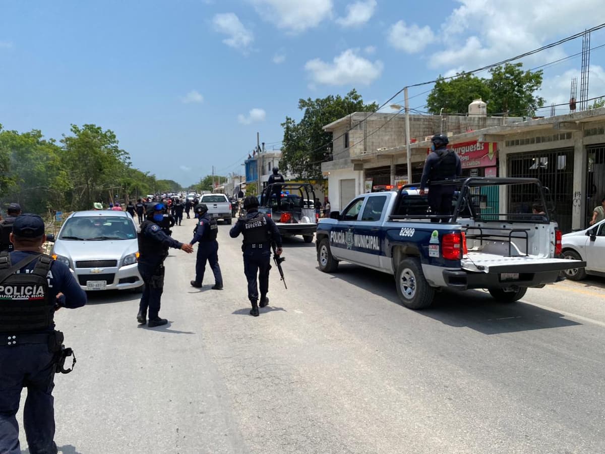 ¡Querían hacer su "Tepito" en InHouse! Policía quita 400 puestos ambulantes