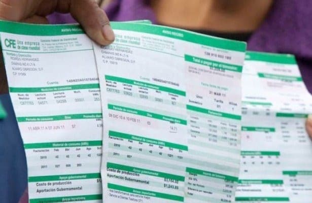 Usuaria recibe factura de luz 300% más cara y CFE dice que "es por pandemia"