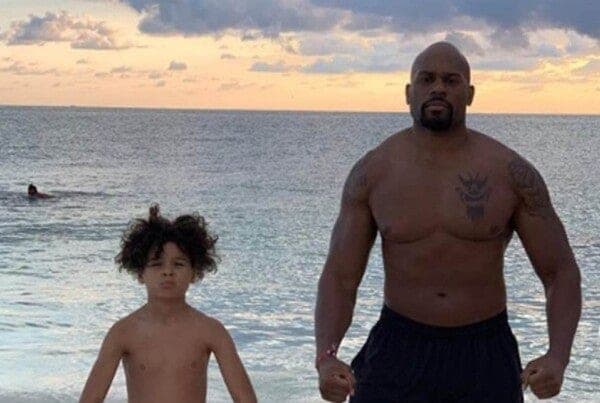 Exluchador de la WWE se pierde en el mar, sólo rescataron a su hijo