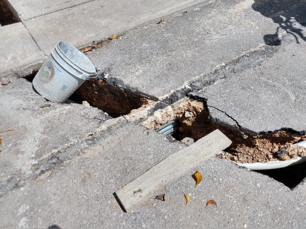 Instaladores de Izzi cortan cable de CFE y dejan sin luz a vecinos Pescadores Plus