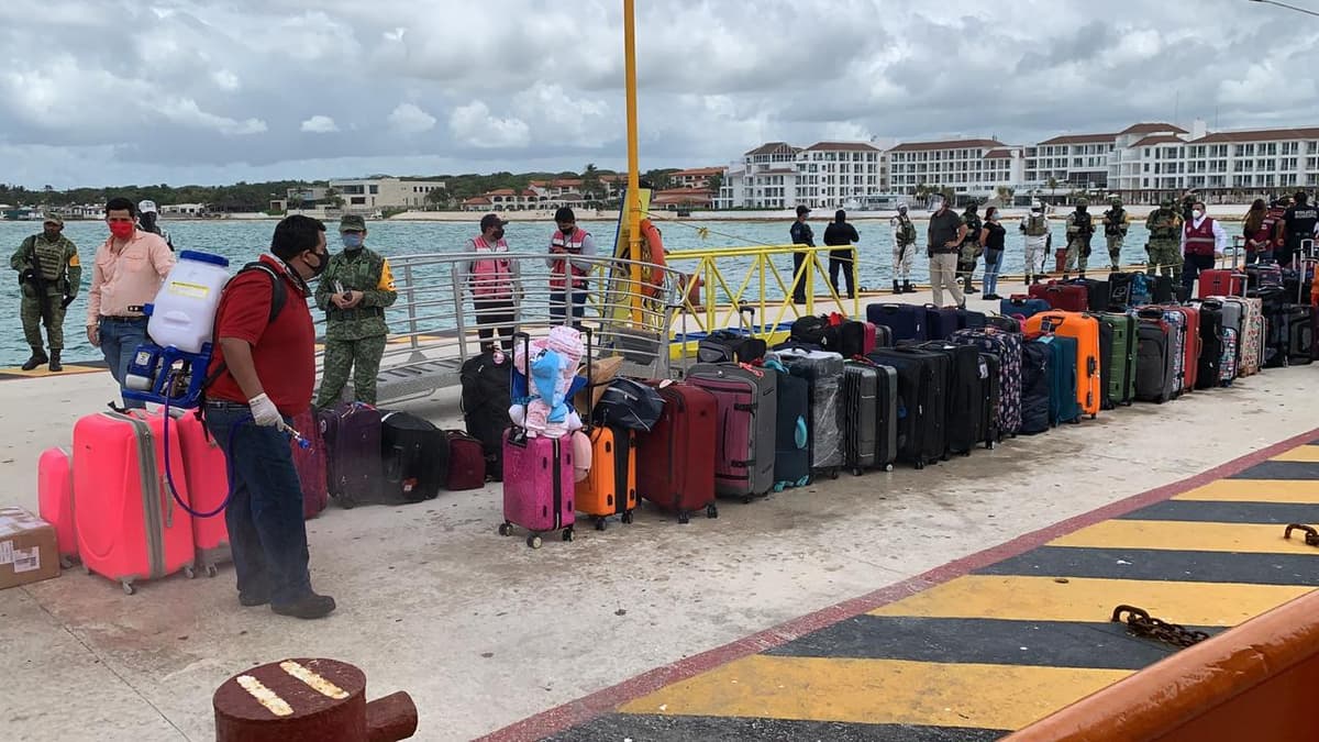 Crucero humanitario llega a Playa del Carmen con mexicanos desempleados por culpa del Covid-19