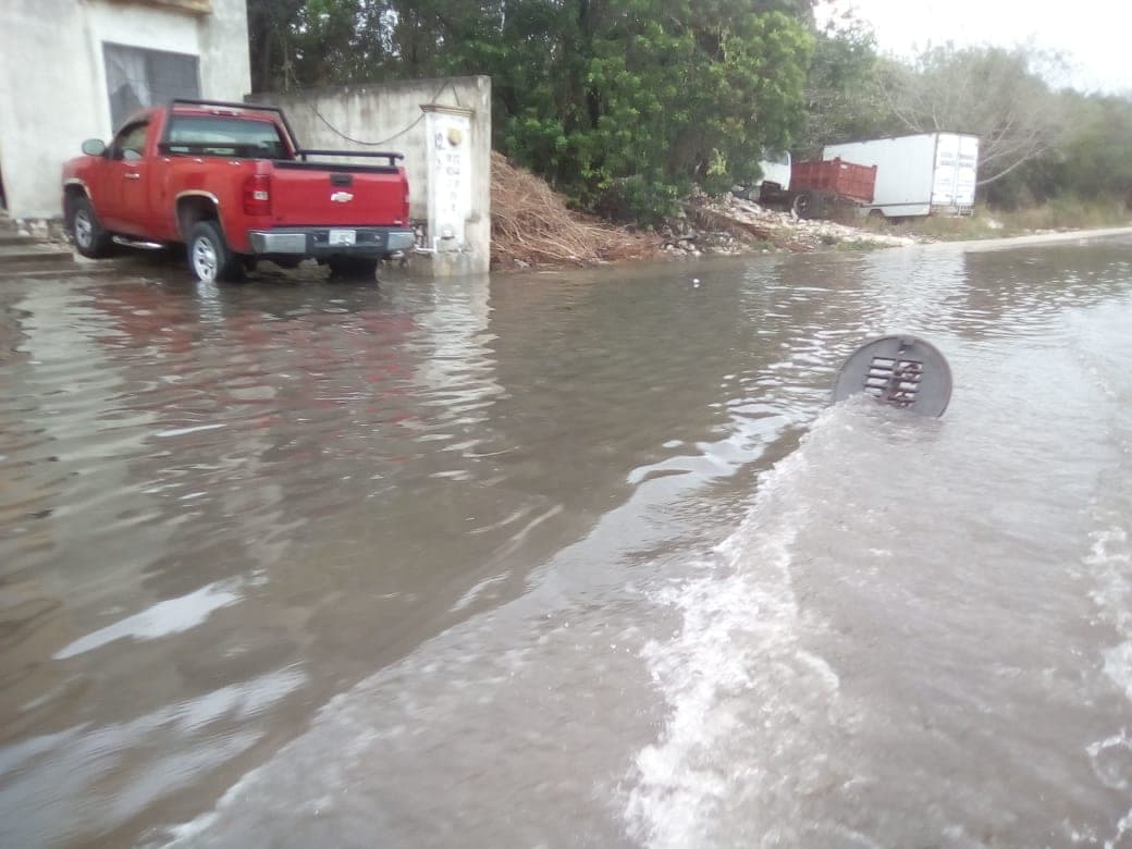 ¡Lluvias intensas inundan a Cancún!