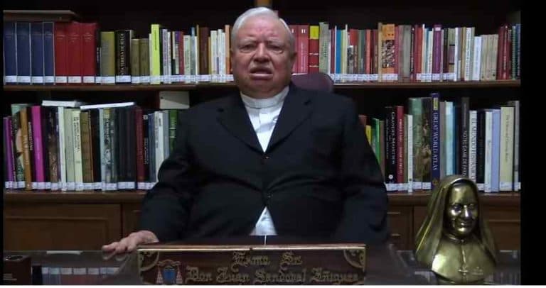 Video: 'Estalla' arzobispo molesto por cierre de iglesias ante “disque pandemia”