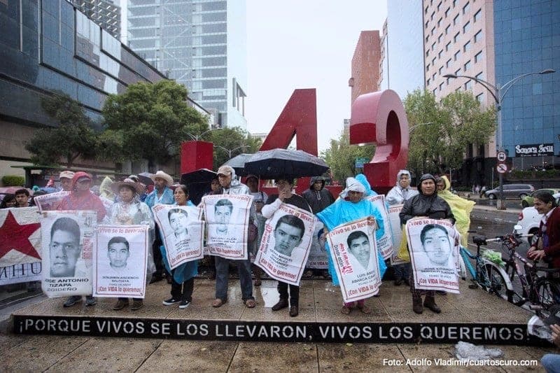 Caso Ayotzinapa: FGR solicita 46 órdenes de aprehensión contra funcionarios implicados