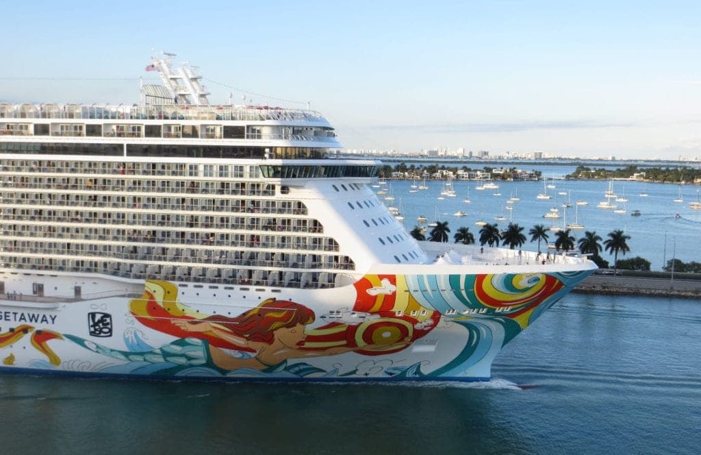 Por Covid-19, Estados Unidos queda fuera de ruta de cruceros