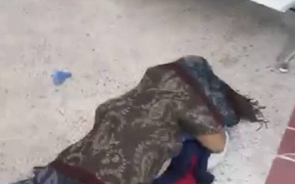 Dejan morir en el piso a paciente con Covid-19 en IMSS de Comitán, Chiapas