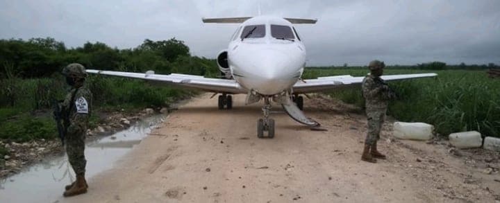 Aterriza narcoavioneta en la ribera del río Hondo