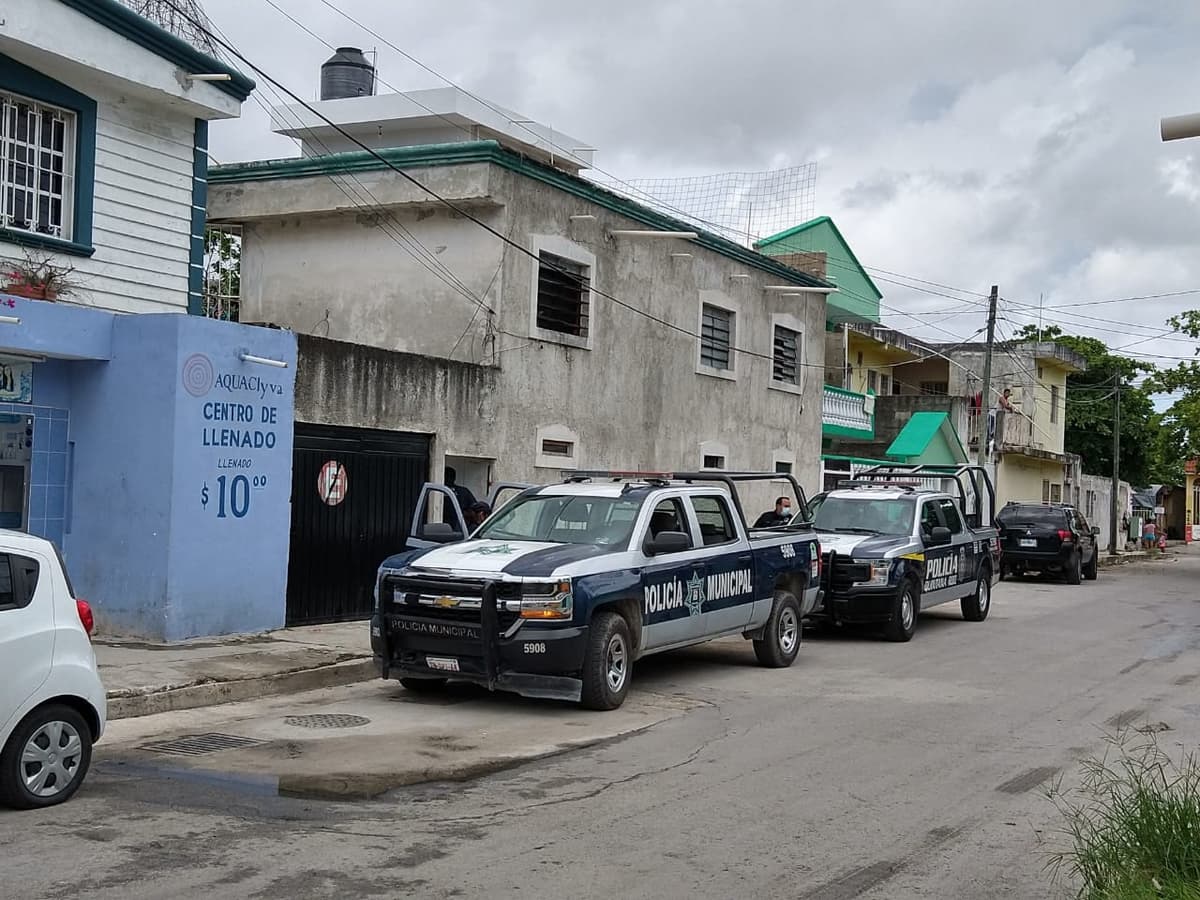 Cae hombre de azotea y muere en Cancún