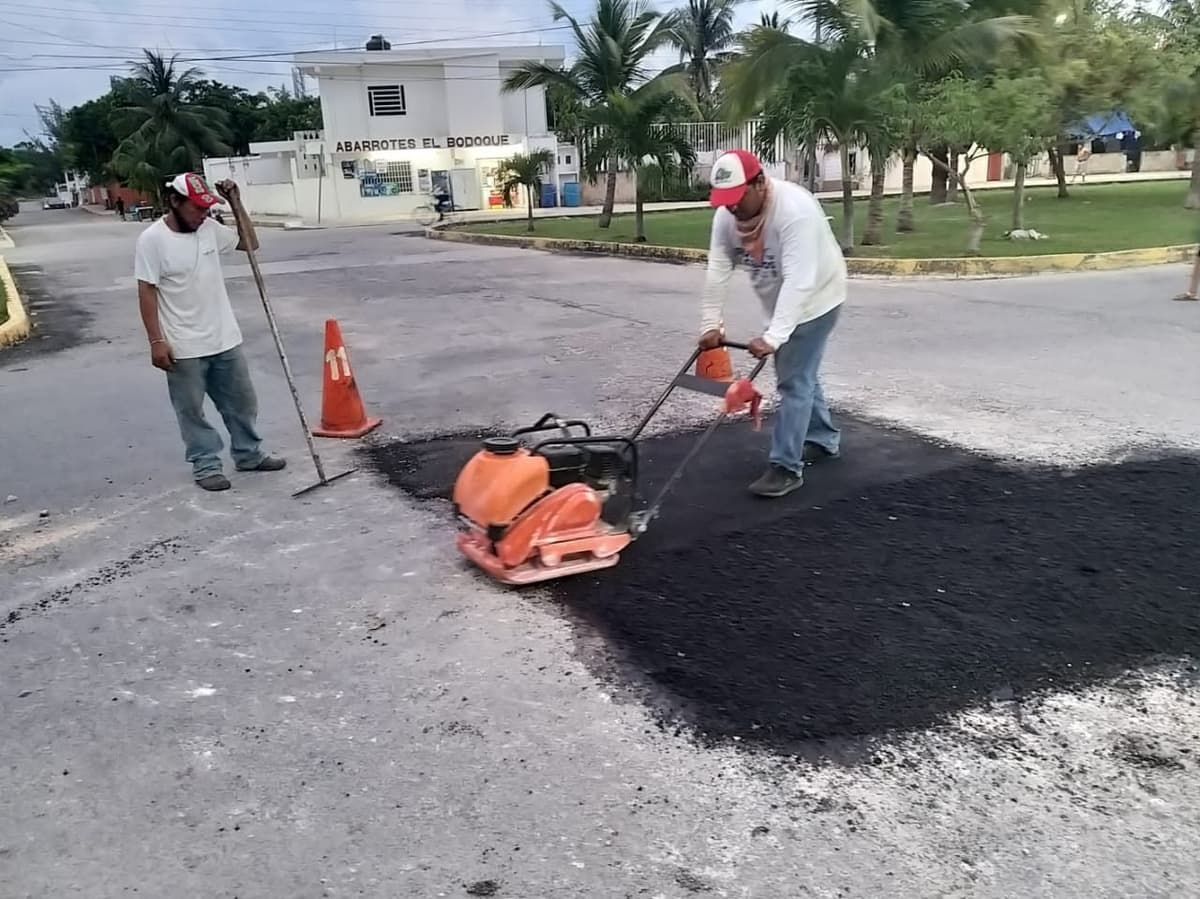Gobierno de Puerto Morelos pone en marcha jornada de bacheo