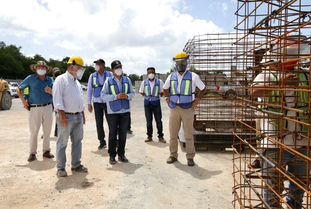 Carlos Joaquín reanuda la construcción de la obra de drenaje pluvial en Chetumal