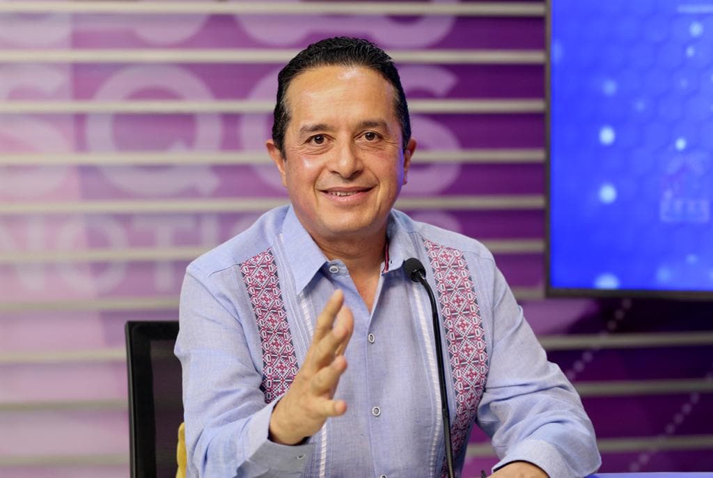 Así respondió Carlos Joaquín cuando le preguntaron sobre la apertura de las playas en Quintana Roo