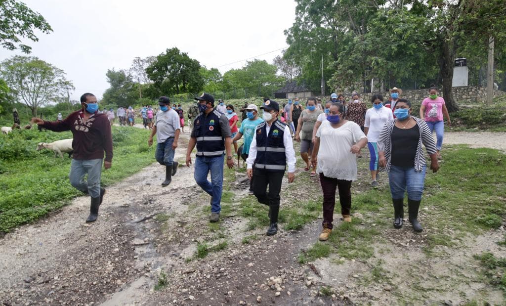 Carlos Joaquín da atención permanente durante pandemia, tormenta y sargazo