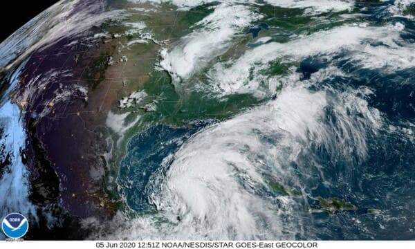 Alerta Naranja en Yucatán por "Cristóbal"; lluvias azotan también a Q. Roo